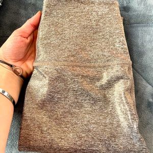 Beyond Yoga Golden Rose Leggings New ( no tag) size S